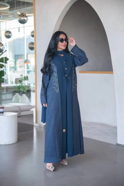 عباية بليزر باللون الكحلي بخام لينن مع كريب مع شك يدوي C:IB323 Navy