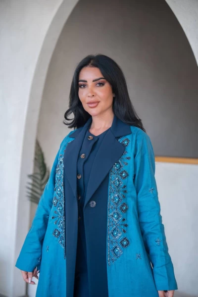 عباية بليزر باللون الازرق بخام لينن مع كريب من الامام C:IB323 Blue